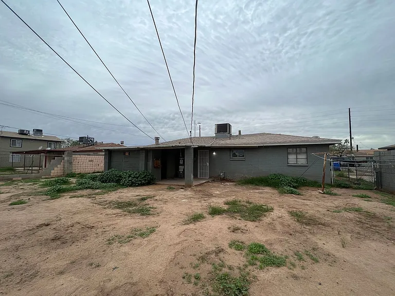 2233 E Wood St — Photo 22