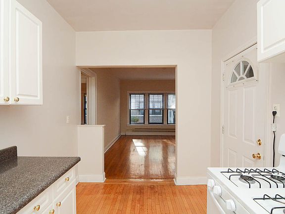 5th image of 1315 Oak Ave #1J