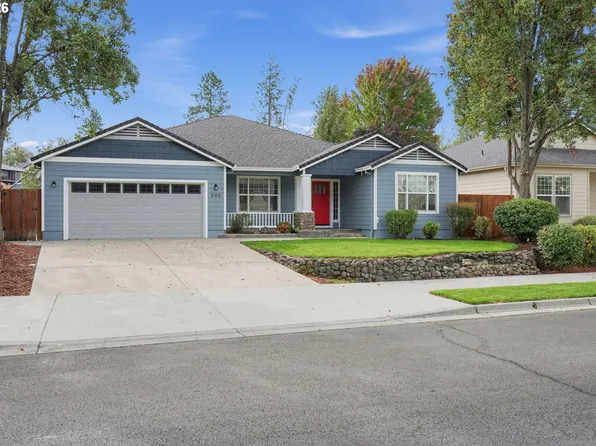948 Black Wolf Ln, Eagle Pt, OR 97524