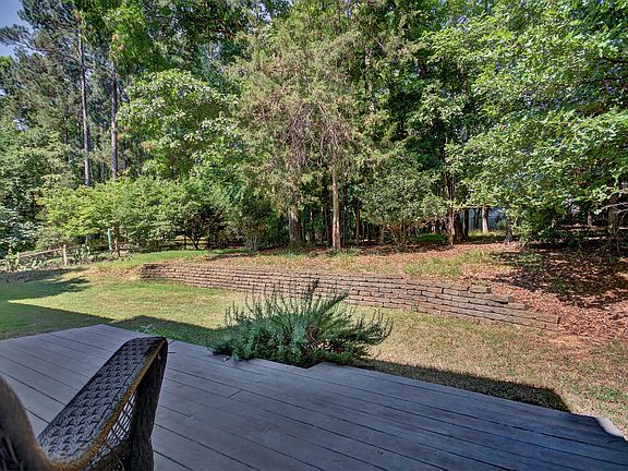 5th image of 209 Oxford Hills Dr