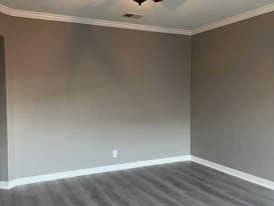 1st image of 762 2nd Ln