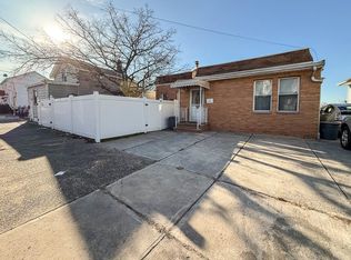 121 Fowler Ave, Jersey City, NJ