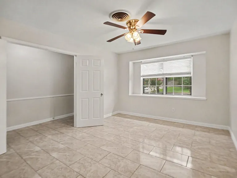 5726 Ettrick Dr — Photo 8