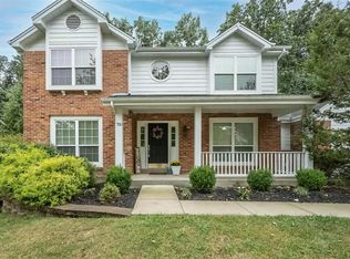 750 Redstart Dr, Ballwin, MO 63021