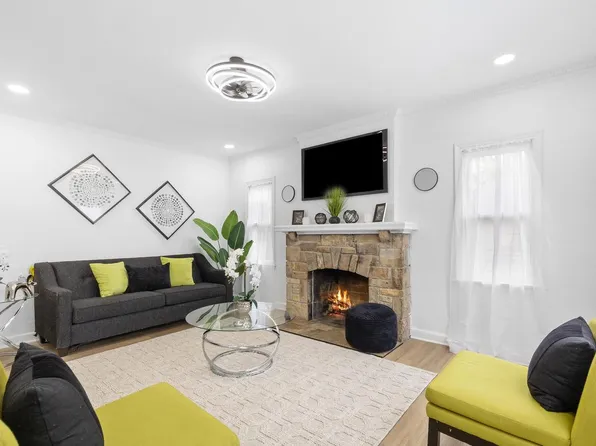 1229 West Olive STREET, Milwaukee, WI 53209