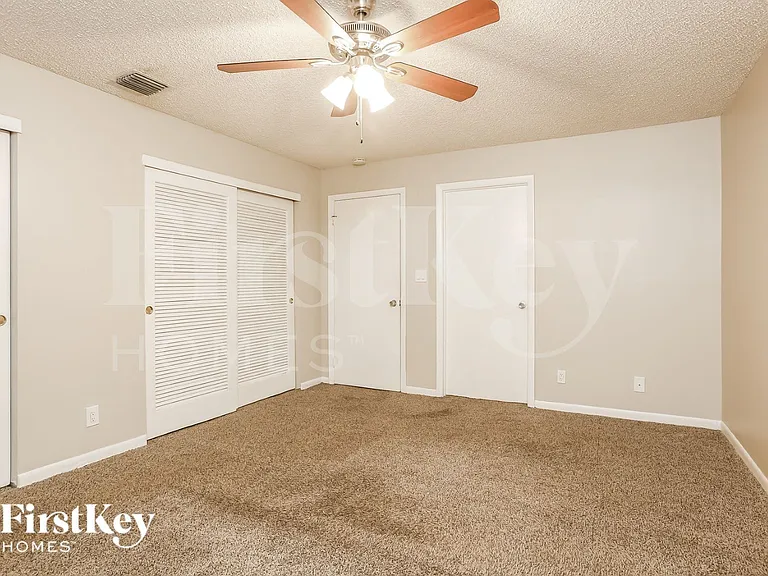1647 SW 30th Ter — Photo 9