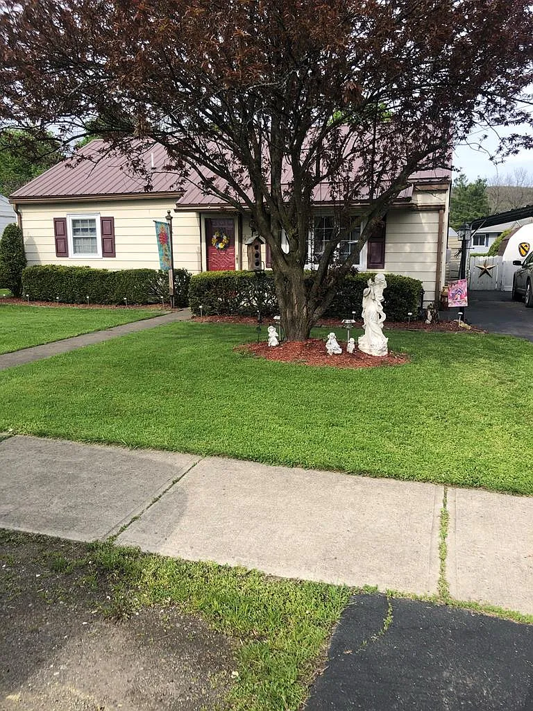 417 Shelbourne St photo 1