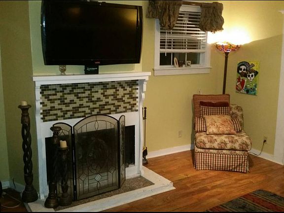 3rd image of 507 Queen Anne Ct