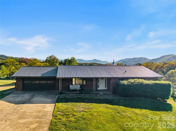 882 Queentown Rd, Canton, NC 28716