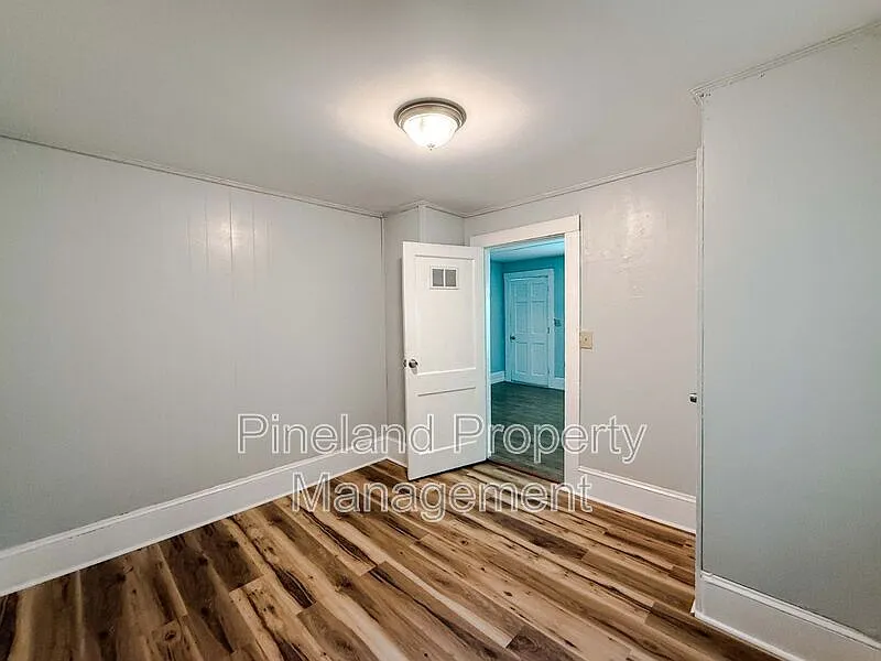 2 bed, 1.0 bath, $950 — Photo 3