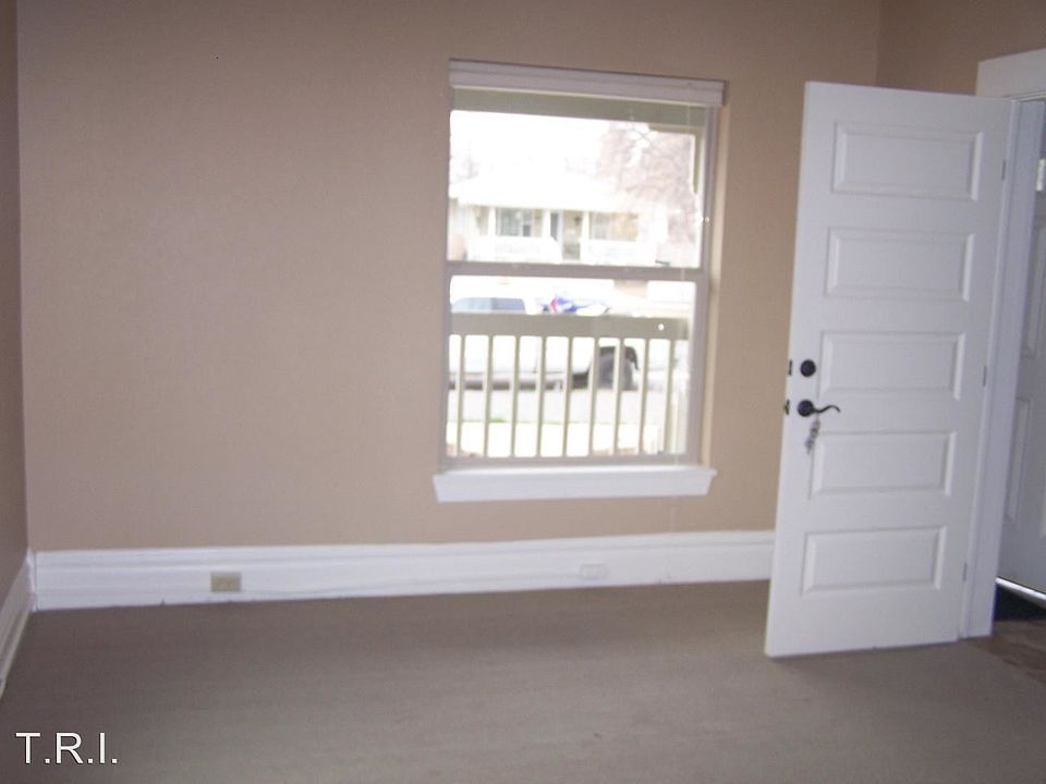 2nd image of 1221 10th St APT 2