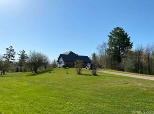 30176 Horoscope Rd, Pelkie, MI 49958