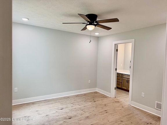 5th image of 412 Woods Rd