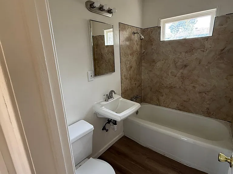 5541 Welland Ave — Photo 5