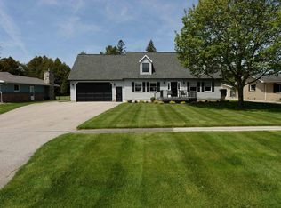 1142 Bay Dr, Tawas City, MI 48763