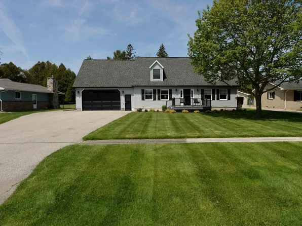 1142 Bay Dr, Tawas City, MI 48763