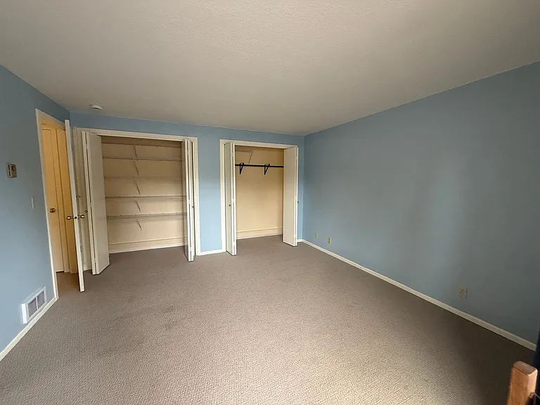 1050 NE Butler Market Rd #2 — Photo 12