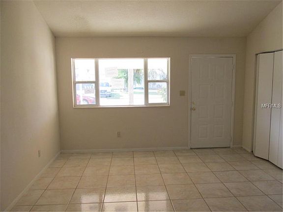 5th image of 123 Tampico Ln