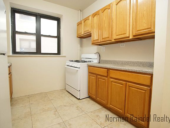 5th image of 529 E 235th St APT 2E