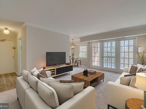 3rd image of 3890 Lyndhurst Dr APT 301