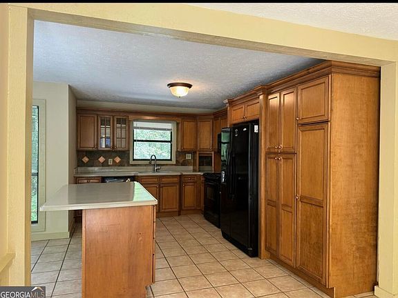 3rd image of 2905 Hembree Rd NE