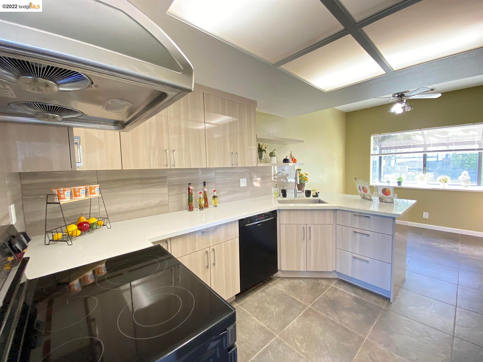 Day 237 - Kitchen Remodel - Chimney-Style Range Hood