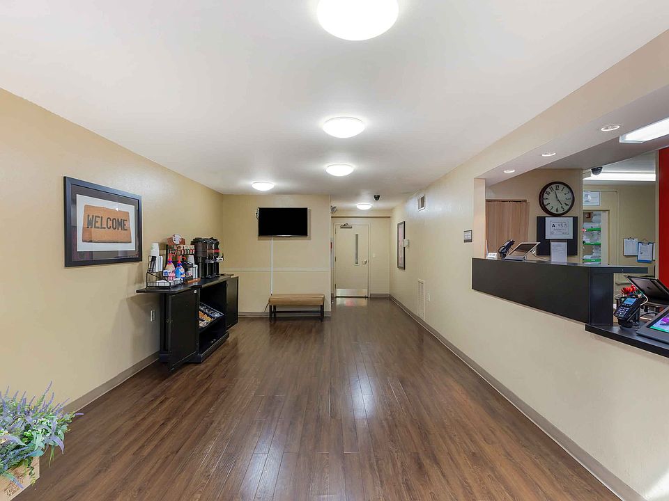 Lobby and Guest Check-in