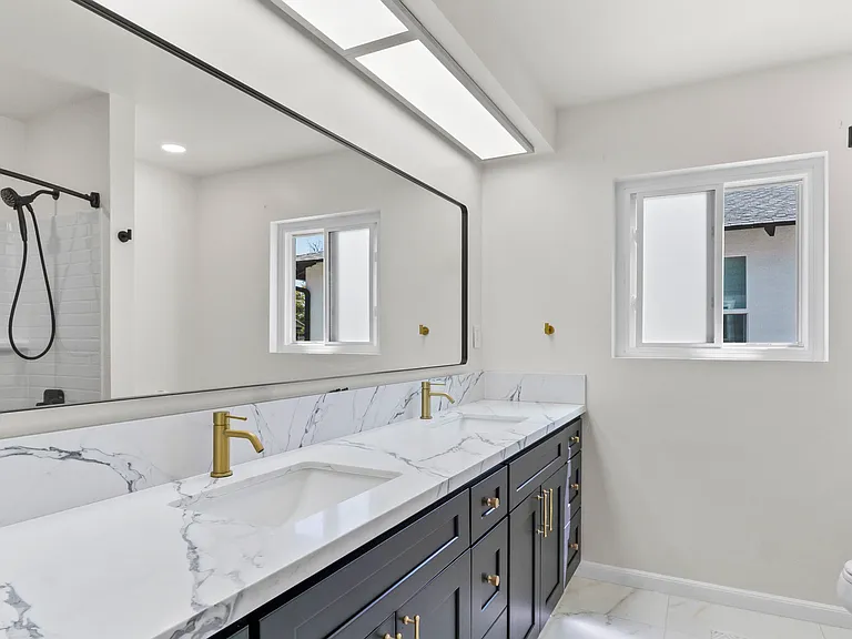 1511 E Orange Grove Ave — Photo 4