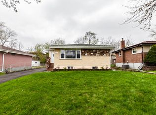 209 Broker Ave, Itasca, IL 60143