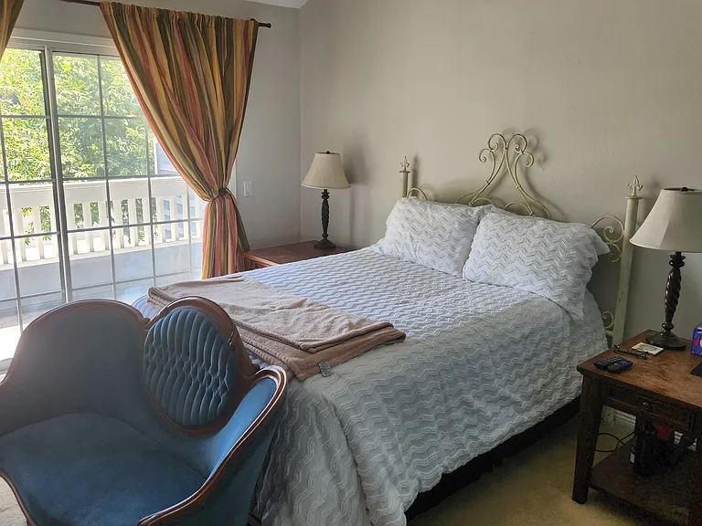421 Burlington Ct #101 — Photo 18