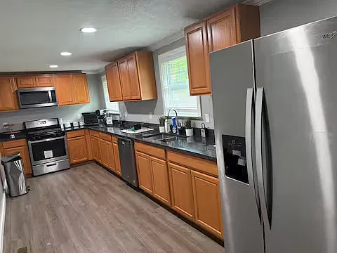 3 bed, 1394 sqft, $2,350 — Photo 2