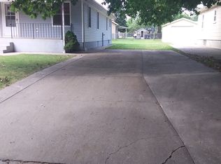 3214 State St, Manhattan, KS 66503