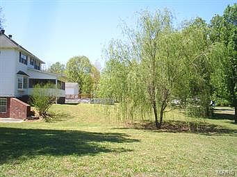 4th image of 7111 Woodland Dr
