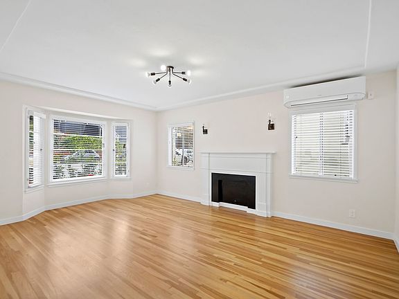 5th image of 1826 W Silverlake Dr #1828