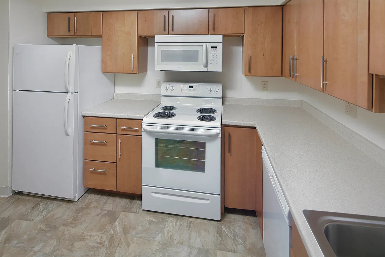 Oxford Apartments — Photo 2