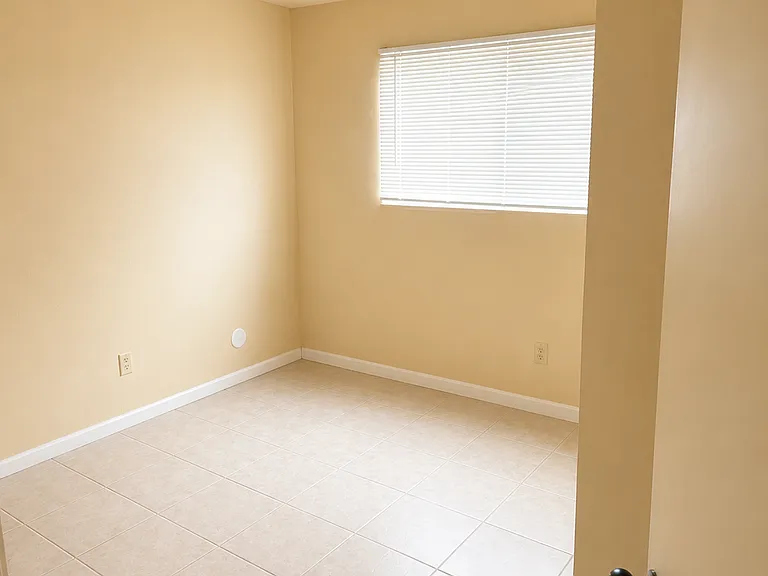 1597 E Washington Ave #2 — Photo 3