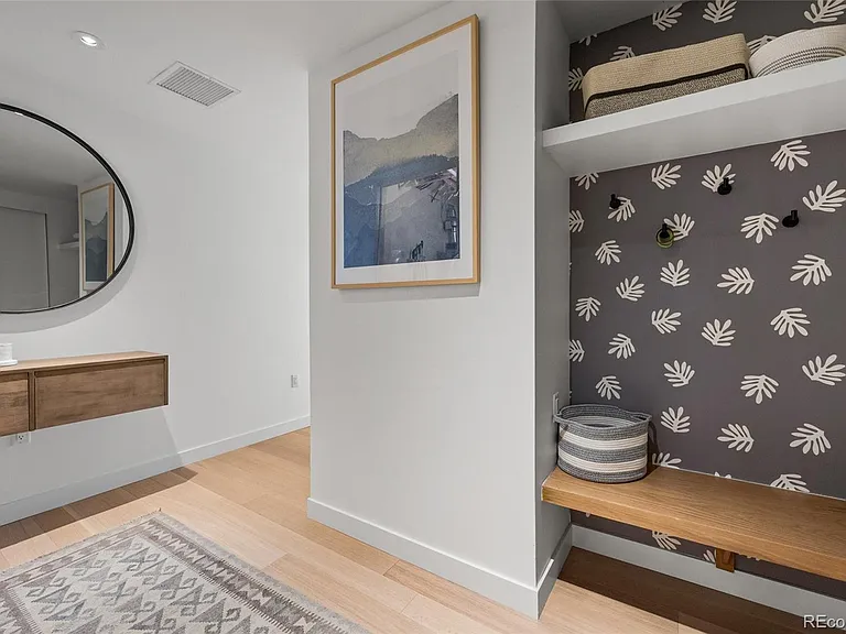 1750 Wewatta St #901 — Photo 2