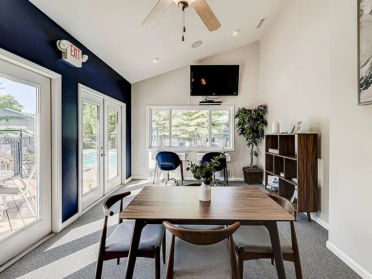 Harbour Pointe — Photo 31