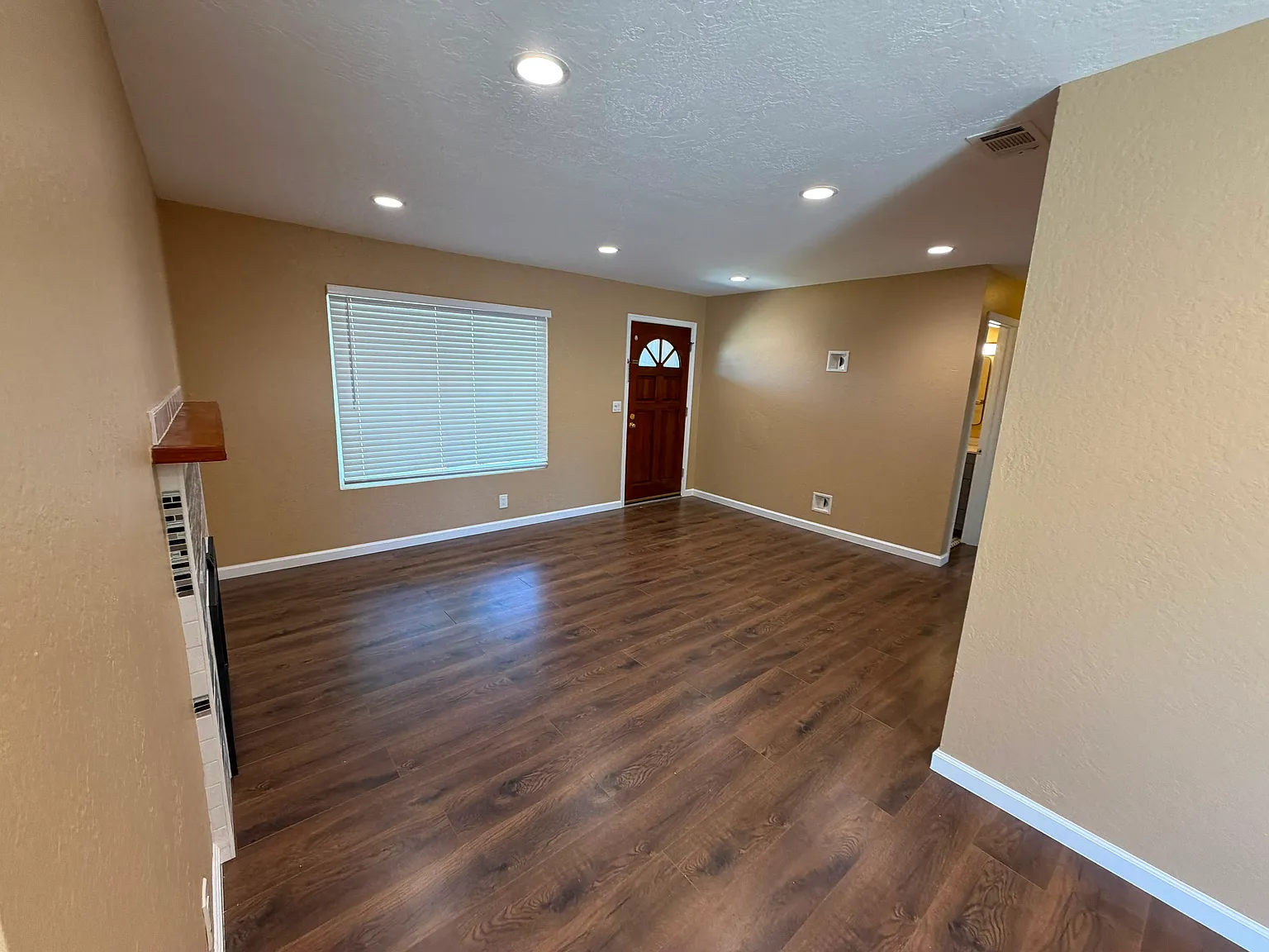 6958 Darian Ct — Photo 2