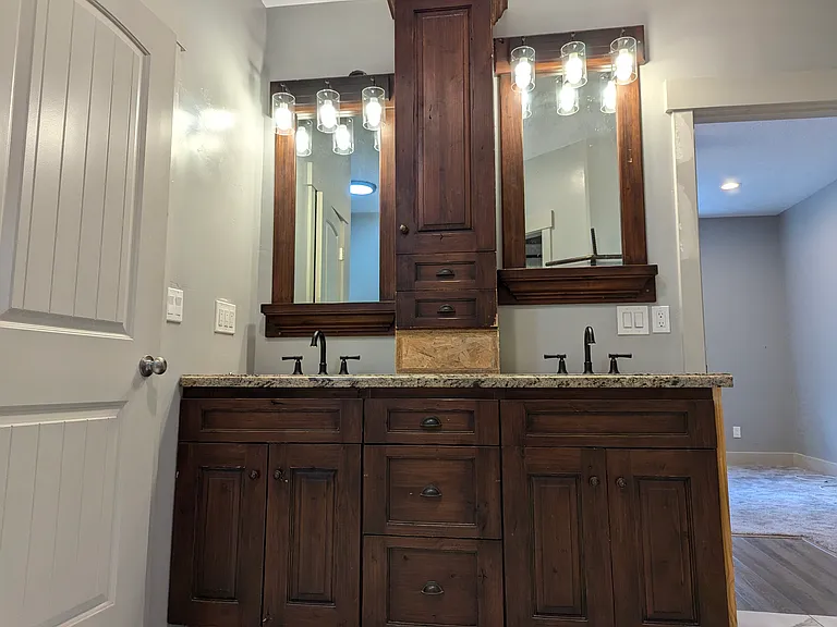 175 W 200 S — Photo 18