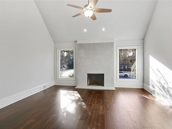4th image of 290 Saddle Lake Dr