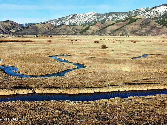 3rd image of Pole Line Rd