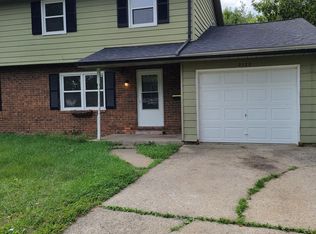 2220 Austin Dr, Springfield, IL 62704