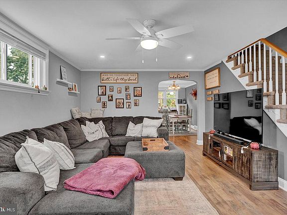 5th image of 1130 Oakwood Dr
