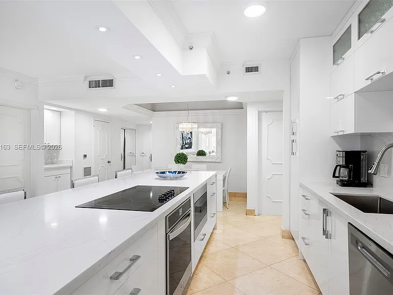 4775 Collins Ave #1504 — Photo 12