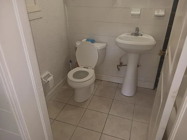 625 Glenridge Way #A — Photo 10