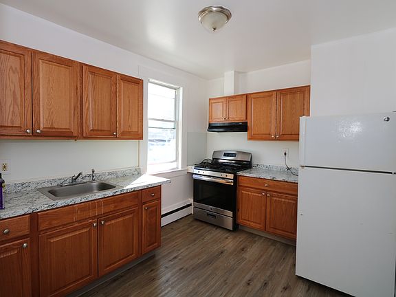 4th image of 145 Clark St Floor 2