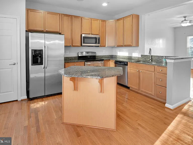 9611 Atterbury Ln — Photo 6