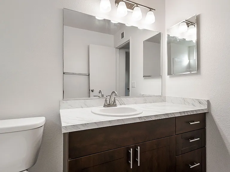 Sheridan Square Apartments — Photo 101