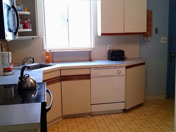 4th image of 64 Alder Dr